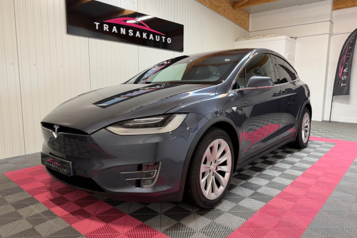 TESLA MODEL X