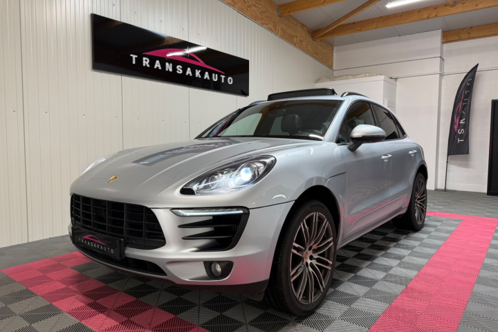 PORSCHE MACAN