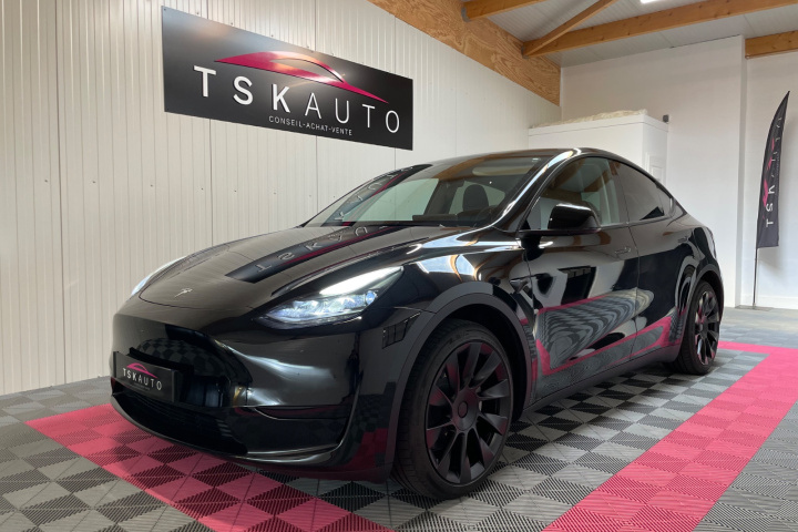 TESLA MODEL Y